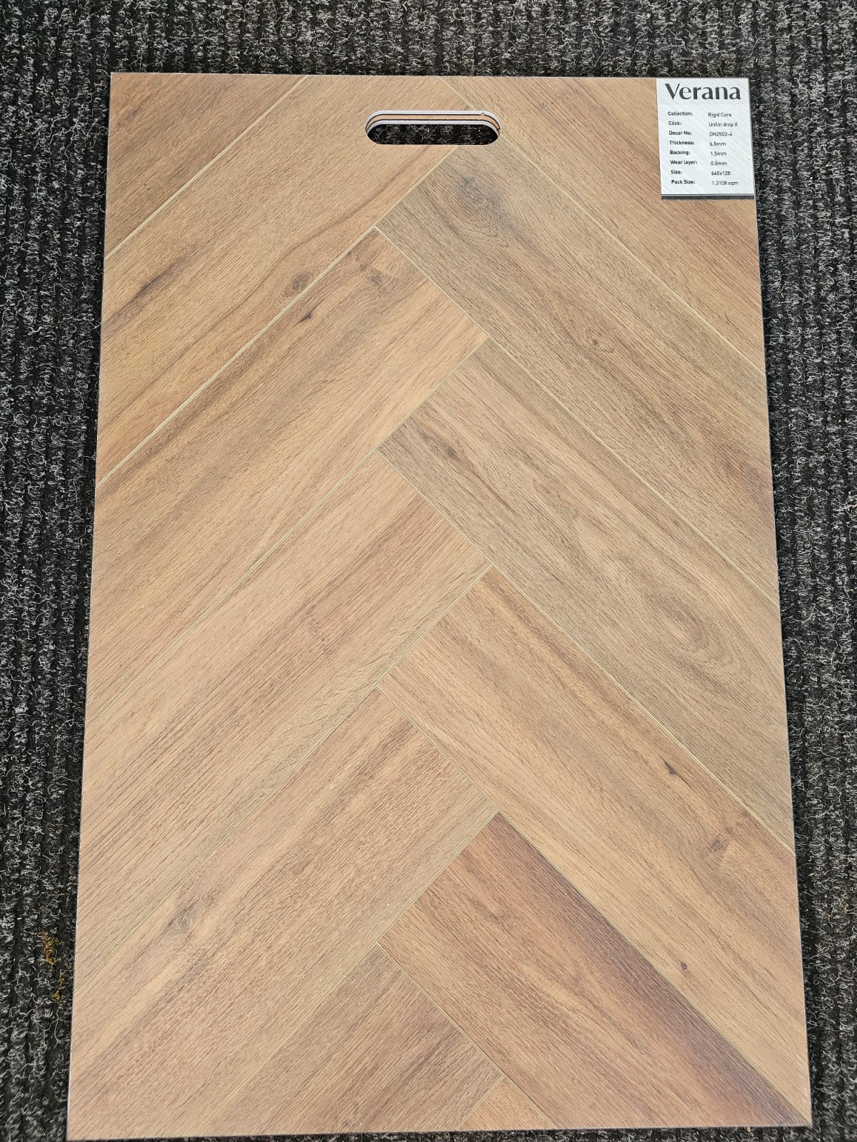 DN2502-4 MUSCADE 6.5MM PLANK FLOORING