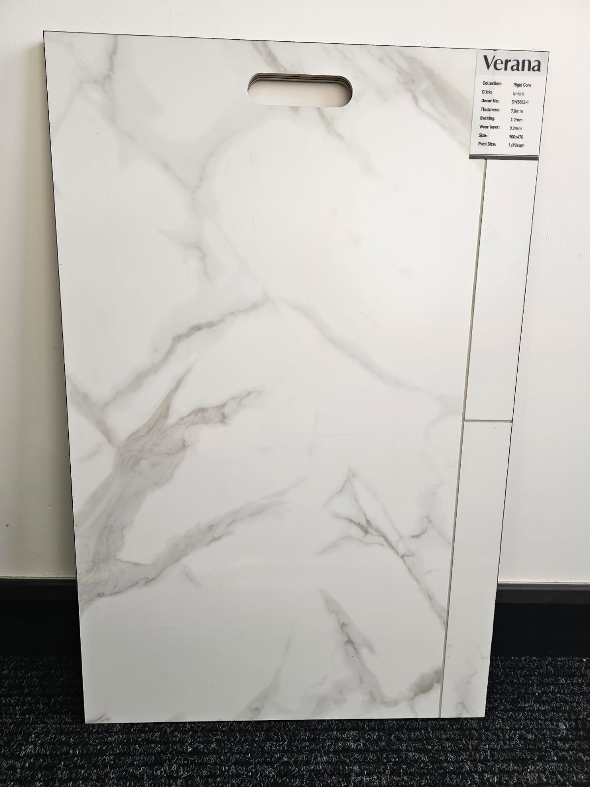 DN5882‑1 LIGHT MARBLE EFFECT 7MM PRE‑GROUTED TILE