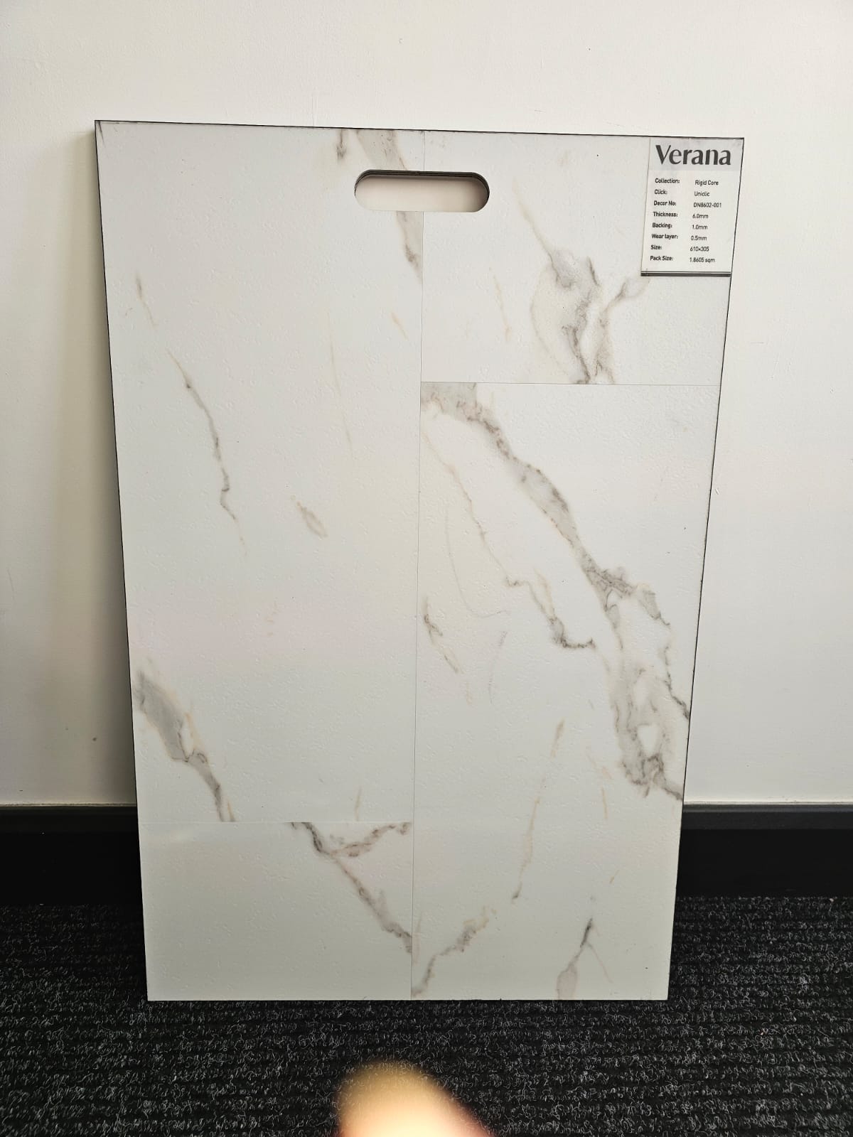 DN8602‑001 MARBLE EFFECT 6MM TILE