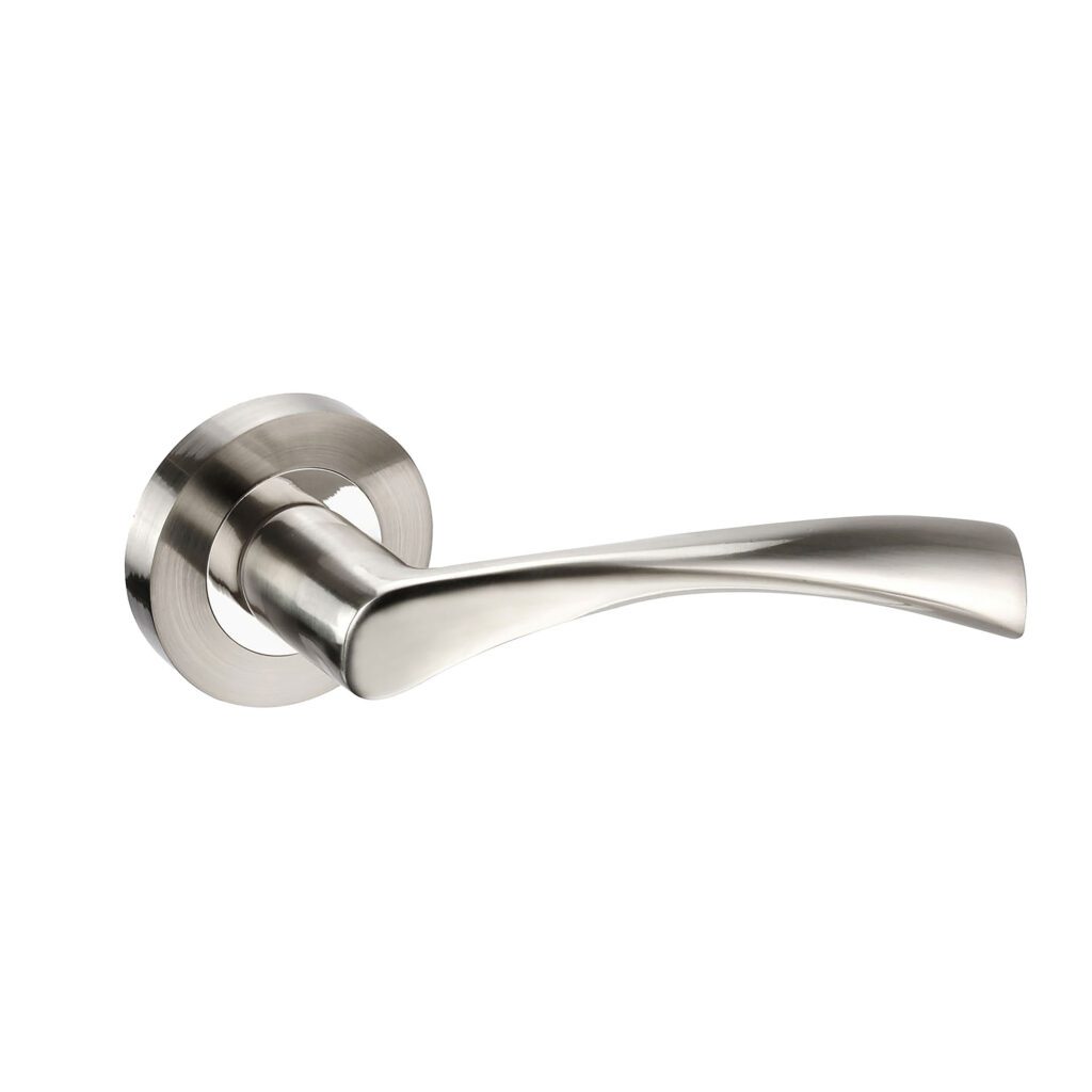 BOSTON SATIN CHROME CURVED WING LEVER ON ROUND ROSE HANDLE PACK – PRIVACY