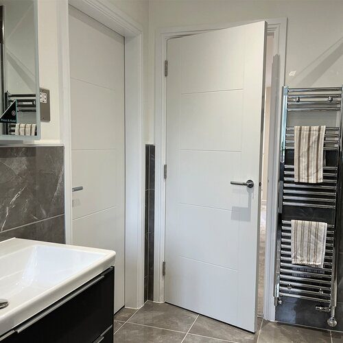 WHITE TIGRIS CONTEMPORARY FLUSH INTERNAL FIRE DOOR