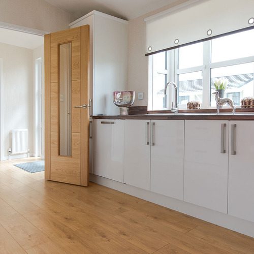 OAK MISTRAL GLAZED PREFINISHED INTERNAL DOOR