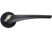 ZOO HARDWARE ROSSO MANIGLIE ARIES LEVER ON ROUND ROSE POWDER COATED BLACK - RM060PCB (SOLD IN PAIRS)