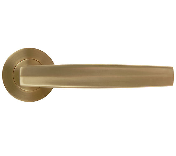 ZOO HARDWARE ROSSO MANIGLIE APENNINE LEVER ON ROUND ROSE ANTIQUE BRASS – RM140AB (SOLD IN PAIRS)