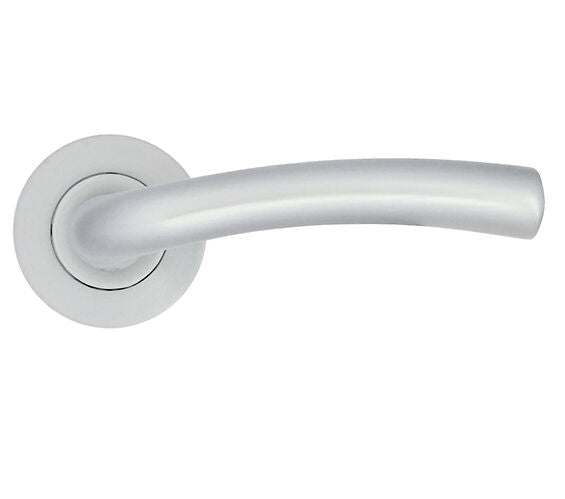 ZOO HARDWARE STANZA SEVILLE CONTRACT RANGE LEVER ON ROUND ROSE SATIN CHROME - ZPA050-SC (SOLD IN PAIRS)