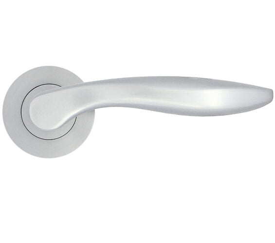 ZOO HARDWARE STANZA CADIZ CONTRACT RANGE LEVER ON ROUND ROSE SATIN CHROME – ZPA060-SC (SOLD IN PAIRS)