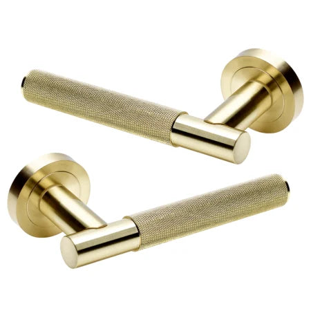 MARINO KNURLED LEVER DOOR HANDLE ON ROSE – SATIN BRASS