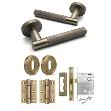 VELO LINEAR DOOR HANDLE ON ROSE – LOCK PACK – ANTIQUE BRASS