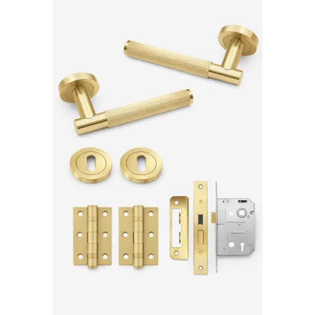 VELO LINEAR DOOR HANDLE ON ROSE – LOCK PACK – SATIN BRASS